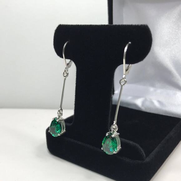 Beautiful 4ctw Pear Cut Emerald Earrings Sterling Silver Lab Grown Simulated - Picture 3 of 5